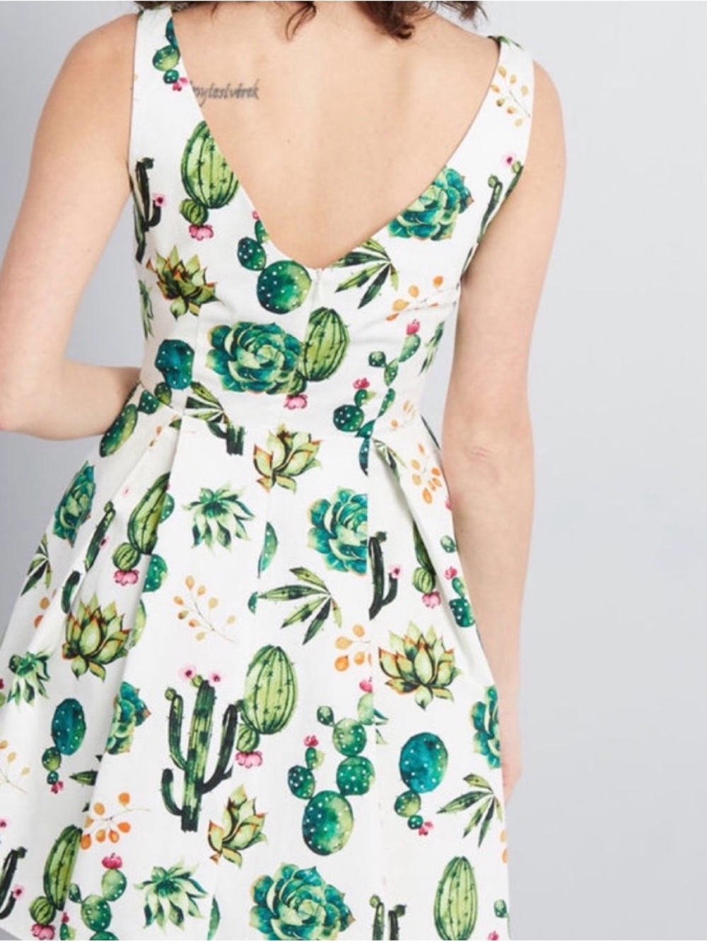 ModCloth - Ixia - White Cactus
Succulents Print Fit-and-Flare Dress with POCKETS - Picture 3 of 11